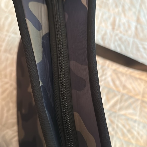 Camo crossbody purse - Picture 4 of 5